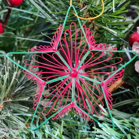 Handmade by me, lightweight, paper star Christmas ornament - Picture 2 of 4